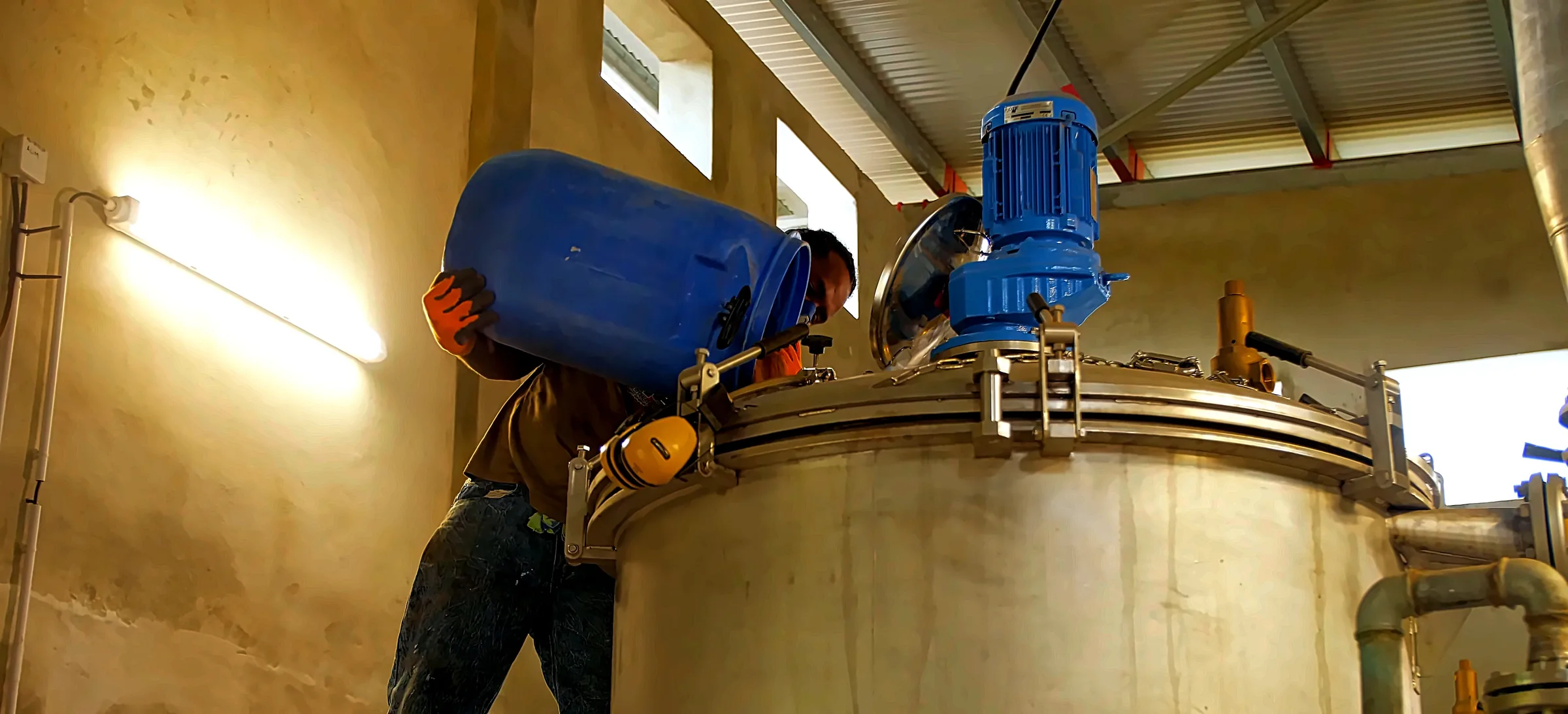 From forest to still: the hydrodistillation of Lifou sandalwood